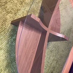 ガラステーブル　　距離によっては届けます！