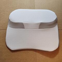 ニトリ　肩・首・背中も支えるまくら　ほぼ新品