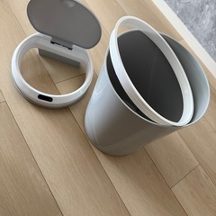 電動開閉ゴミ箱の画像