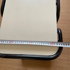 サイドテーブルの画像