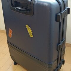 [中古]スーツケース　青　年代物ですので差し上げますの画像