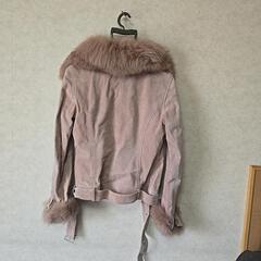 ピンク系　スエードジャケットの画像