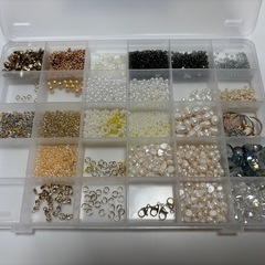 ハンドメイド作品用　ビーズ、金具等の画像