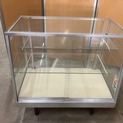 アルミ枠ガラスショーケース の画像