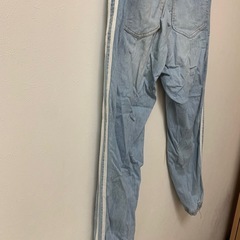デニムパンツの画像