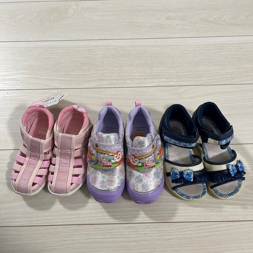 16〜17センチ新品　女の子　靴