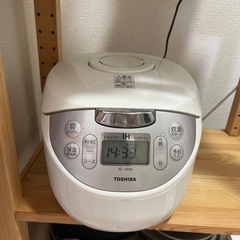 炊飯器　TOSHIBA 5合炊き　