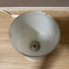 IKEA 卓上スタンドライト(ガラス)の画像