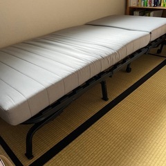 IKEAシングルベッド、ソファー変形可