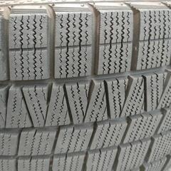 スタッドレスタイヤの画像