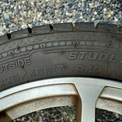 スタッドレスタイヤの画像