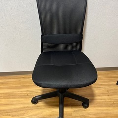 コンセント付デスク＆チェアーセット 机椅子セット　引き取り限定　東京都中央区の画像