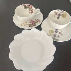 ティーカップセットケーキ皿3枚の画像