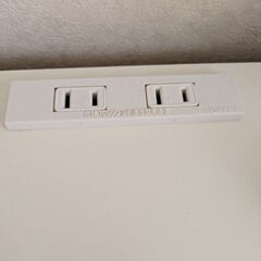 ✧値下げ✧パソコン台（長テーブル）コンセント付き　W188cmの画像