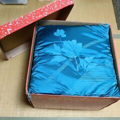 値下げ！「座布団箱入り(５枚)」１箱　（複数購入ならお得にします。）の画像
