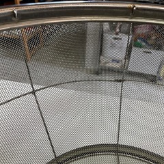 ステンレス製 ザル 直径50cm超 調理器具 調理用 中古品 ③の画像