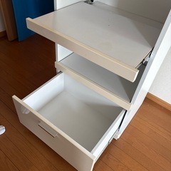 【お譲り先決定済】食器棚の画像