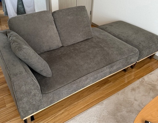 カウチソファー