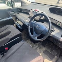 フリード　Gジャストセレクション　雹害車H25年式　車検8 年6月、ナビ、ETC、バックモニター、両側電動付の画像