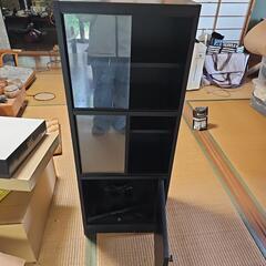 💴⤵ガラス戸棚の画像