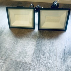 投光器