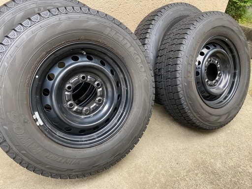 ハイエース　スタッドレスタイヤ 195/80R15 