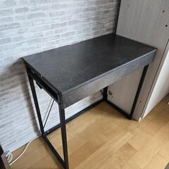 引き出し付きテーブル