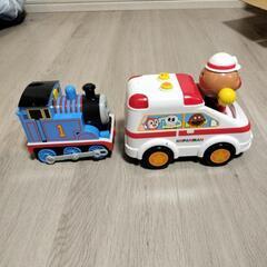 トーマスとアンパンマンのおもちゃの画像