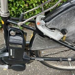 古いブリジストンのアシスト付き自転車の画像