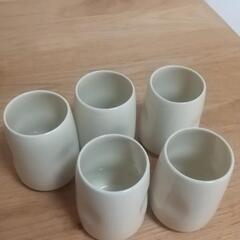 小ぶりな陶器製湯飲み5個セットの画像