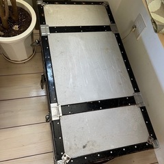 トランクの画像