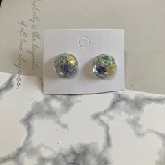 ⑧かすみ草ピアス