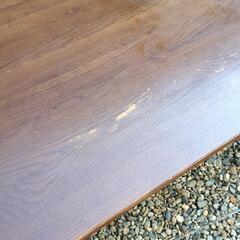 ダイニングテーブルの画像