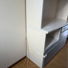 食器棚の画像