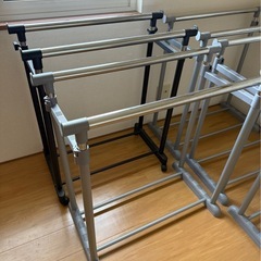 ハンガーラック5台の画像