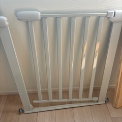 ベビーゲート　壁紙破れ防止板付き