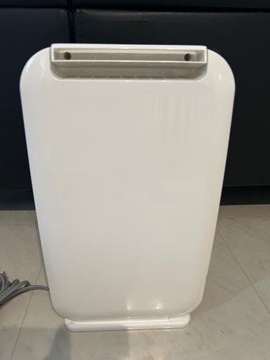 未使用に近いHITACHI 除湿機 HJS-D562 (mocha) 本厚木の季節