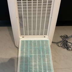 未使用に近い　HITACHI 除湿機 HJS-D562の画像