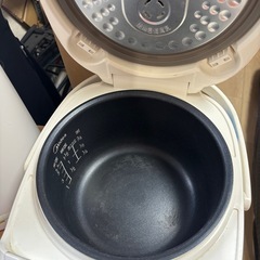 炊飯器 の画像
