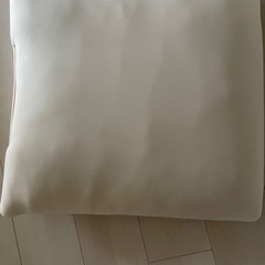 ニトリ　低反発クッション2個の画像