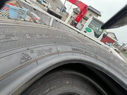 トラック用タイヤ?