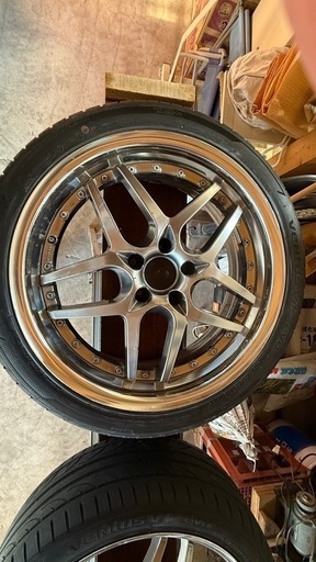 アミスタッド　245/40/R20 タイヤホイールセット