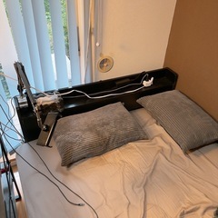 セミダブルベッドフレーム　黒の画像