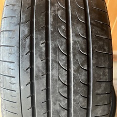 ノーマルタイヤ組み換え込み225/55R18 98VヨコハマブルーアースRV02の画像