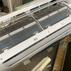 洗浄済RIAIR ルームエアコン 2022年 YHA-S22M-W 6〜9畳用の画像