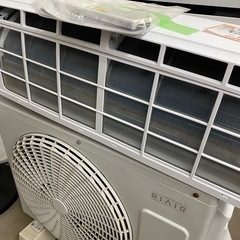 洗浄済RIAIR ルームエアコン 2022年 YHA-S22M-W 6〜9畳用の画像