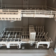 2025年Panasonic（パナソニック）　食器洗い乾燥機　NP-TH5　ホワイト早い者勝ちの画像