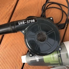 ハンドブロワ　SHINKO 　コードレス　BLACK＋DECKER掃除機　充電器付きの画像