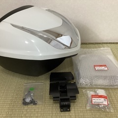 ホンダ純正ボックス　背もたれパッド付き　取付ベース　キーシリンダ...
