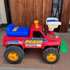キッズ　足蹴り車の画像